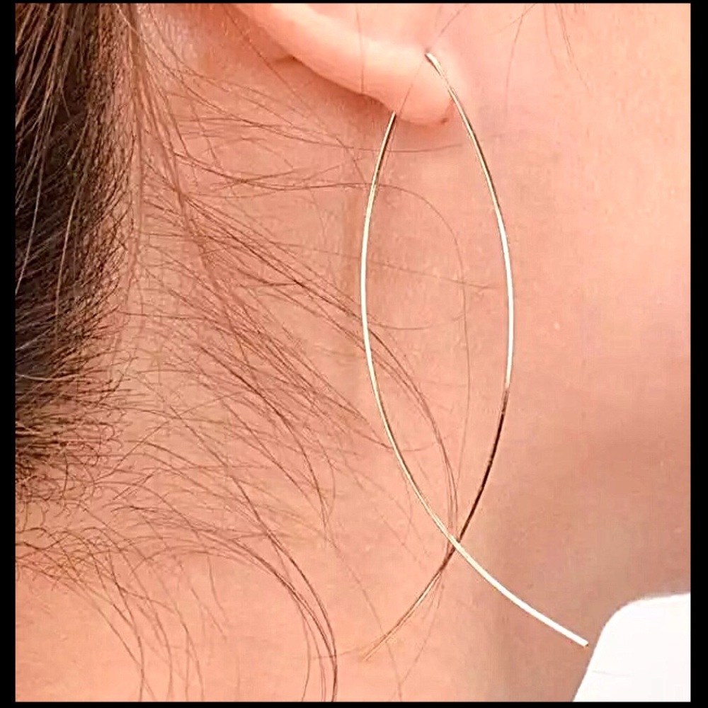 Minimal Twisted Ear Wire Earrings - Picture 4 of 4